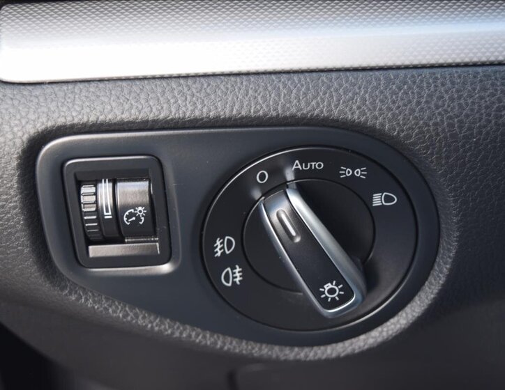 Volkswagen Sharan MPV 2,0 l 103 kw