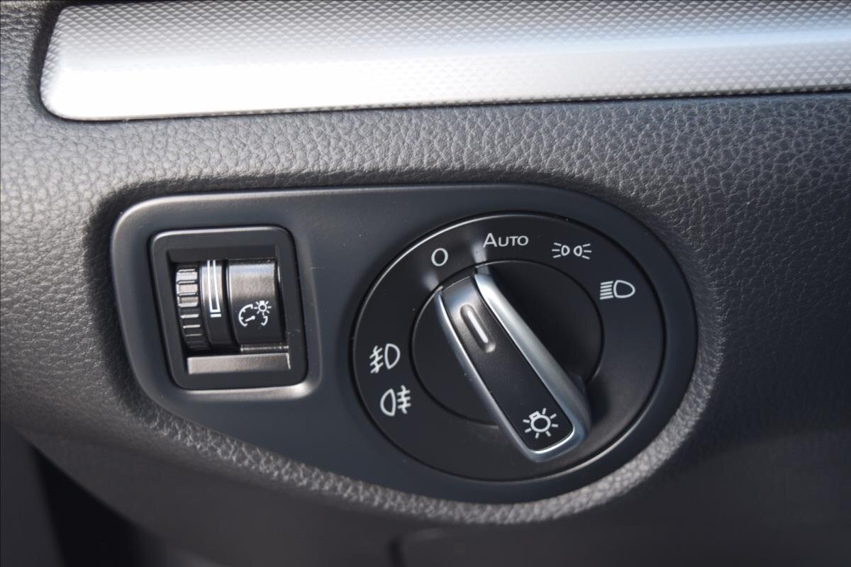 Volkswagen Sharan MPV 2,0 l 103 kw