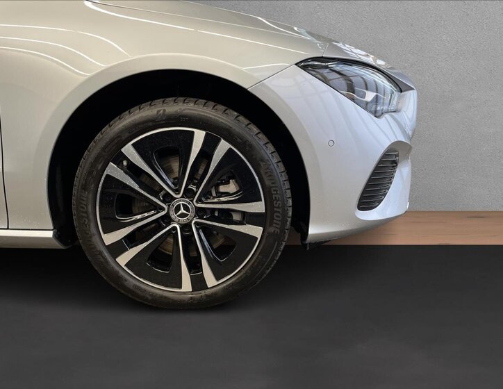 Mercedes-Benz CLA 21