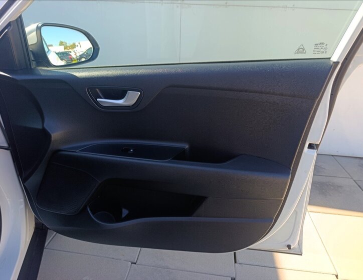 KIA Stonic Hatchback 1,4 l 73 kw