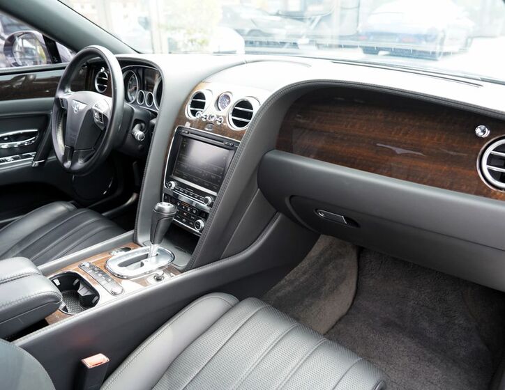 Bentley Flying Spur 29