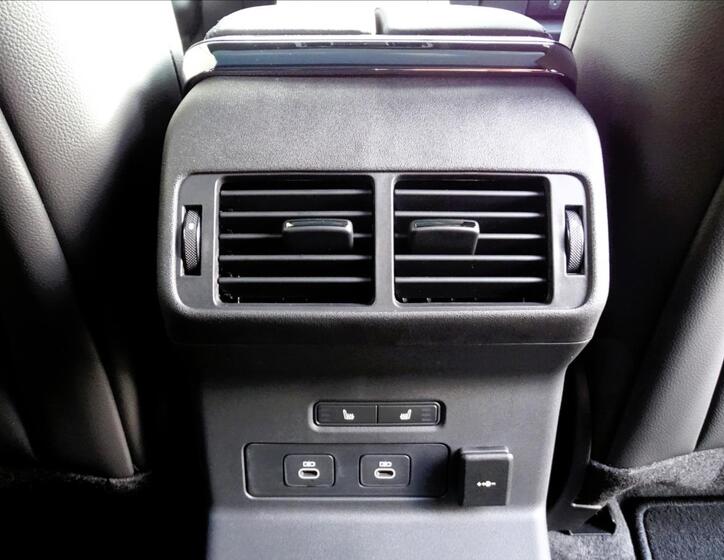 Land Rover Range Rover Velar 24