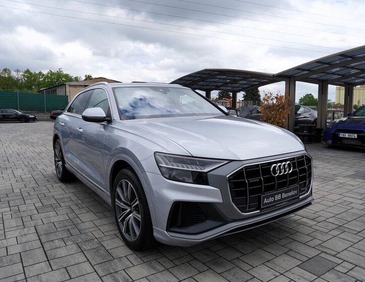 Audi Q8 SUV / Terénní 3,0 l 250 kw