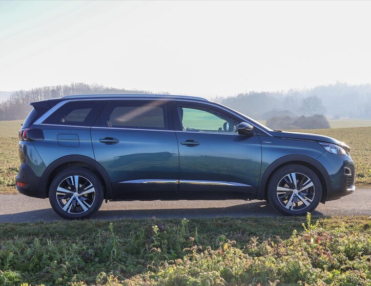 Peugeot 5008 8