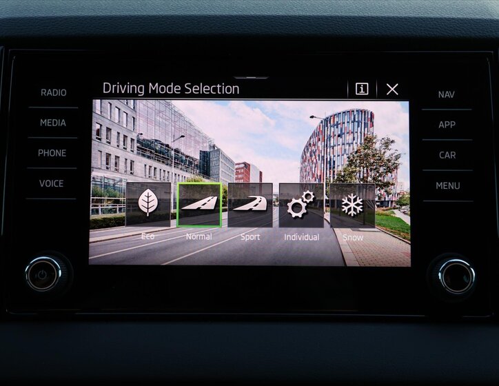 Škoda Karoq SUV / Terénní 2,0 l 110 kw