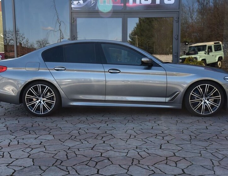 BMW Řada 5 Sedan / Limuzína 4,4 l 340 kw