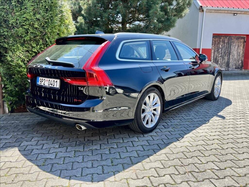 Volvo V90 Kombi 2,0 l 140 kw