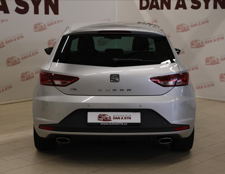 Seat Leon Hatchback 2,0 l 195 kw
