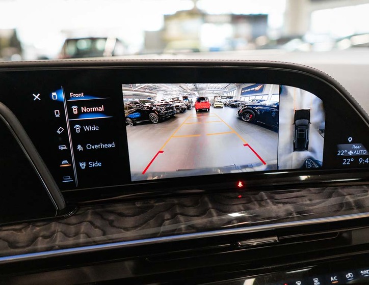 Cadillac Escalade 30