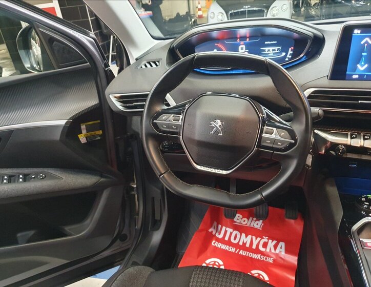 Peugeot 3008 SUV / Terénní 1,2 l 96 kw