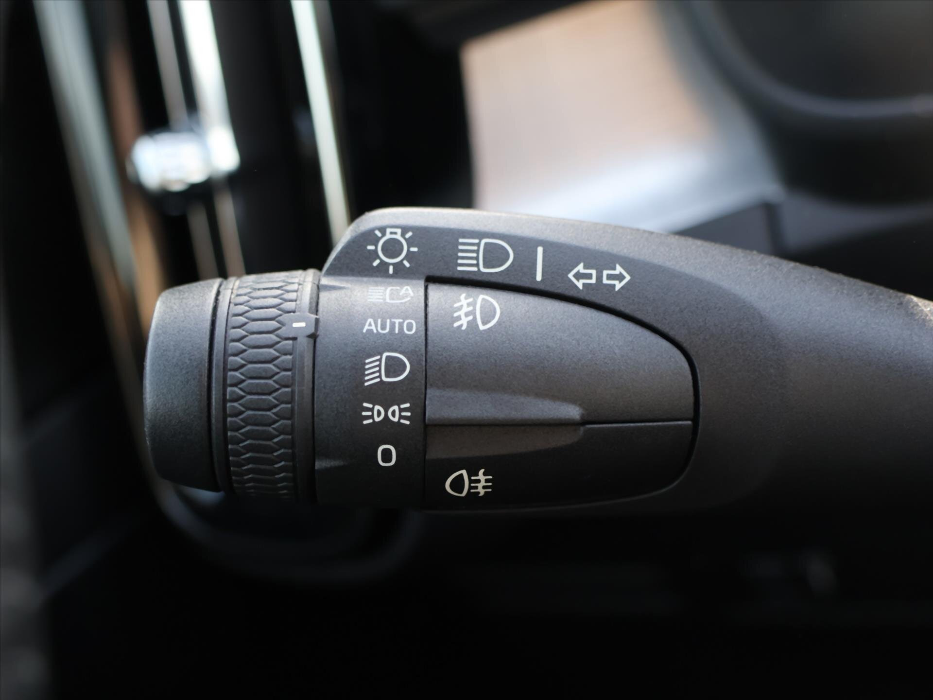 Volvo XC40 SUV / Terénní 2,0 l 140 kw