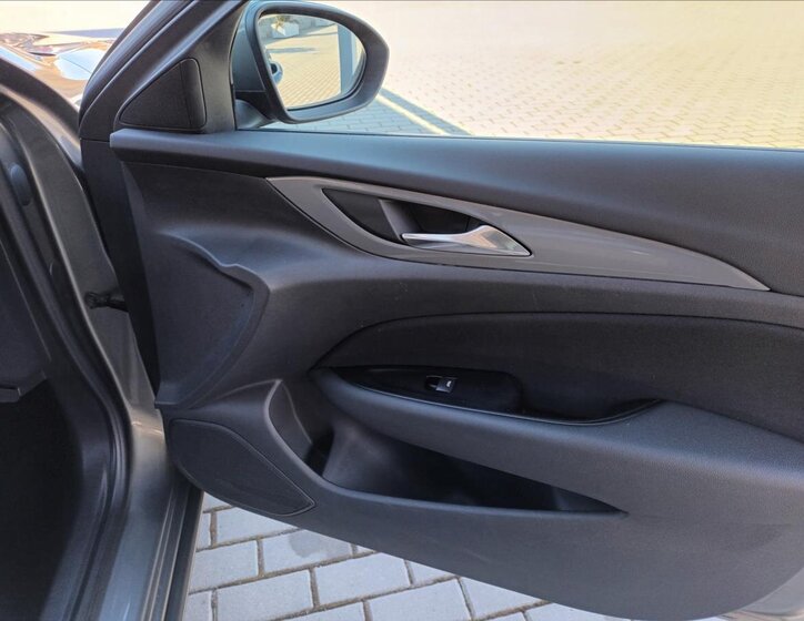 Opel Insignia Kombi 1,6 l 81 kw