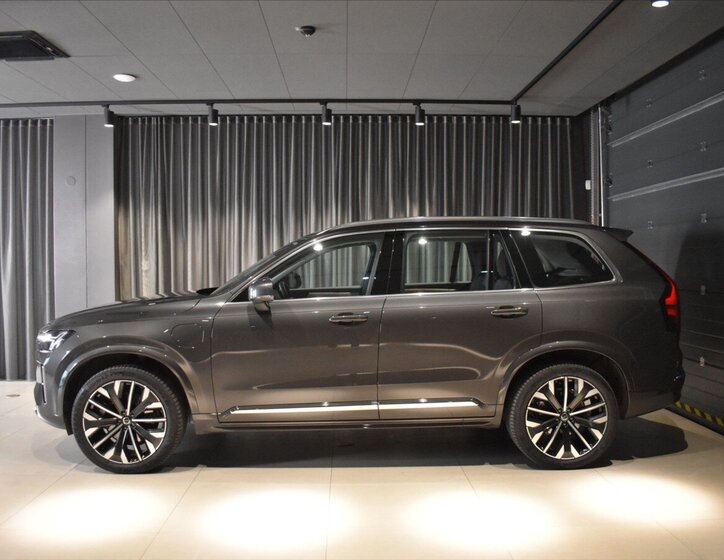 Volvo XC90 SUV / Terénní 2,0 l 228 kw
