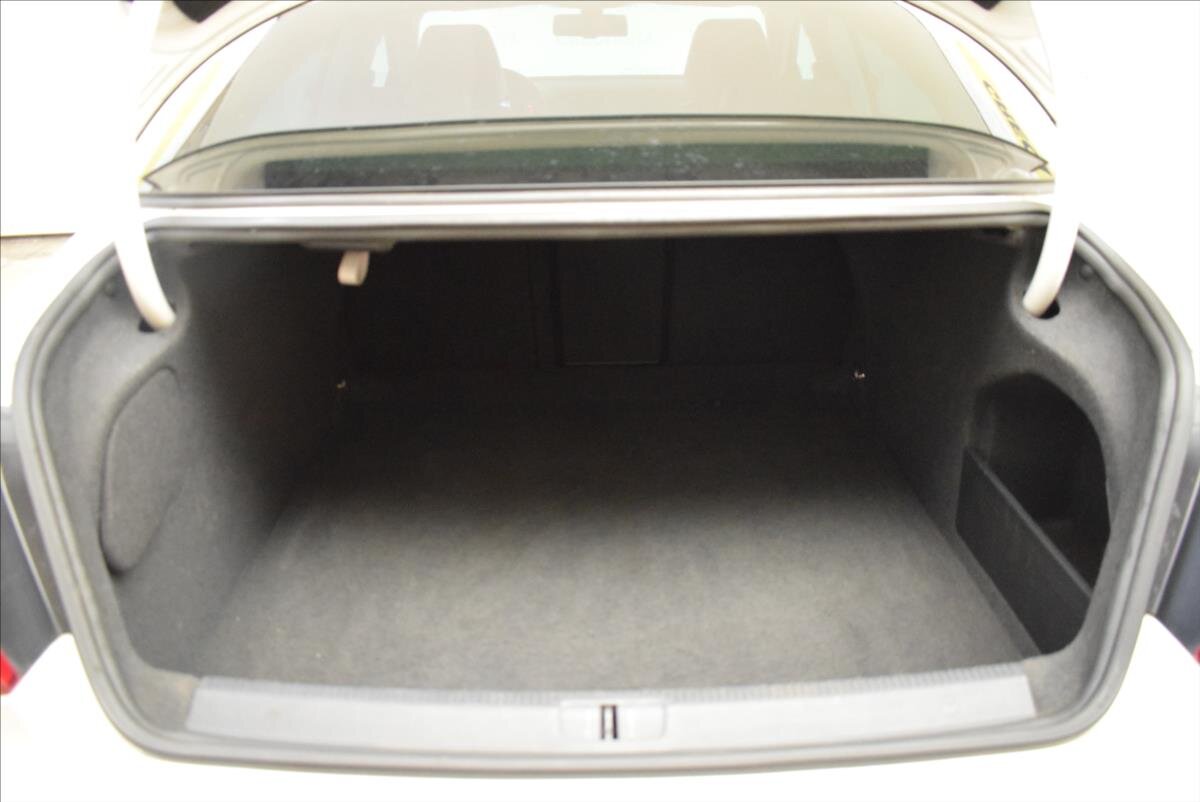 Volkswagen Passat CC Sedan / Limuzína 2,0 l 105 kw