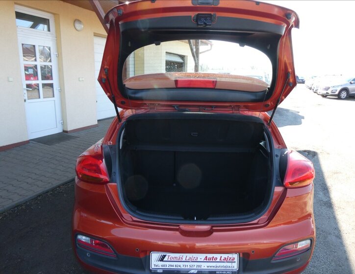 KIA Ceed Hatchback 1,6 l 996 kw