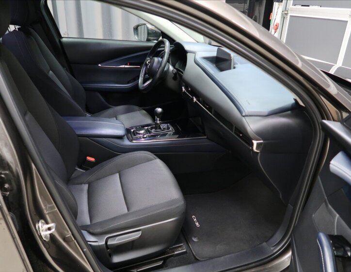 Mazda CX-30 12
