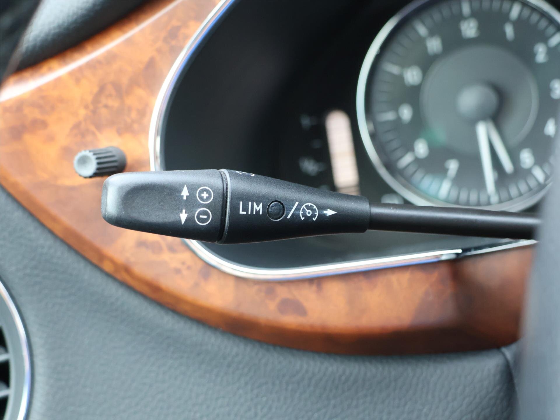 Mercedes-Benz CLS Sedan 3,5 l 215 kw