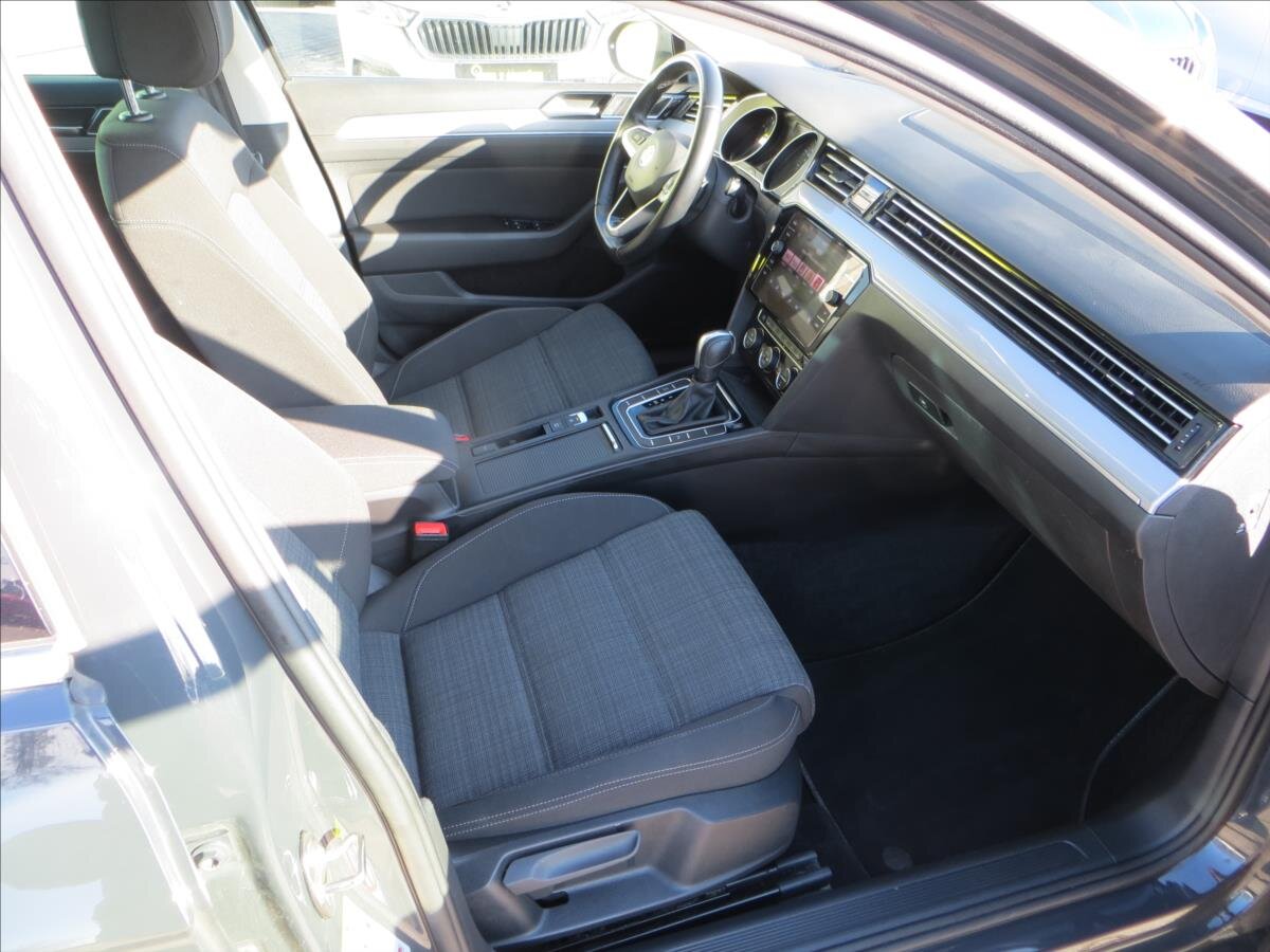 Volkswagen Passat Kombi 1,5 l 110 kw