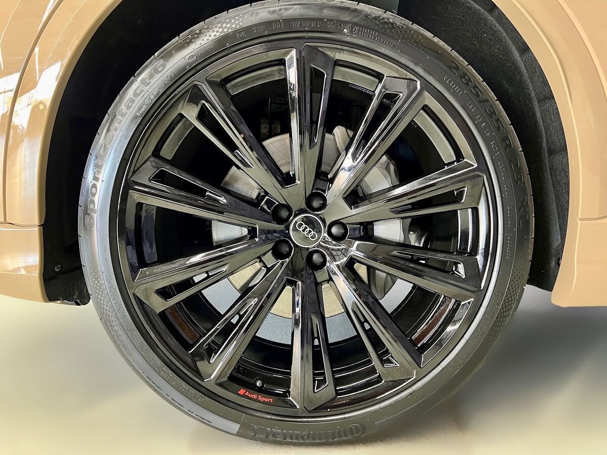 Audi Q8 SUV / Terénní 3,0 l 210 kw