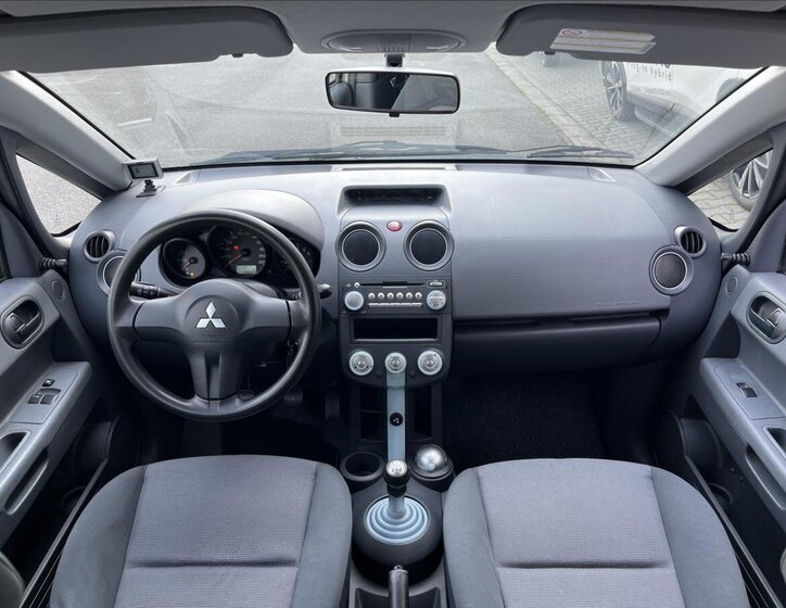 Mitsubishi Colt Hatchback 1,1 l 55 kw