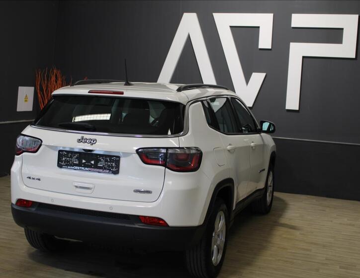Jeep Compass 8