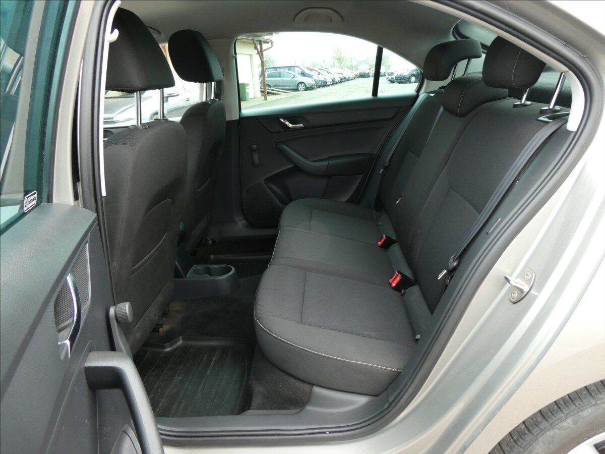 Škoda Rapid Sedan / Limuzína 1,2 l 77 kw