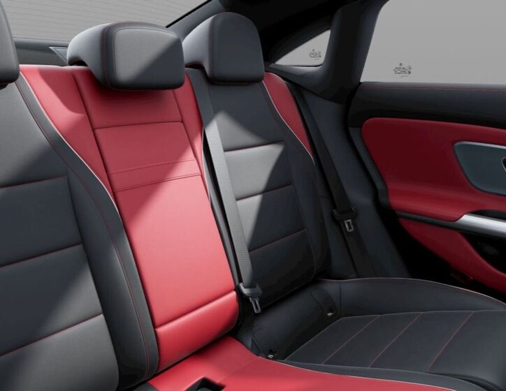 Mercedes-Benz CLA Sedan 1,5 l 142 kw