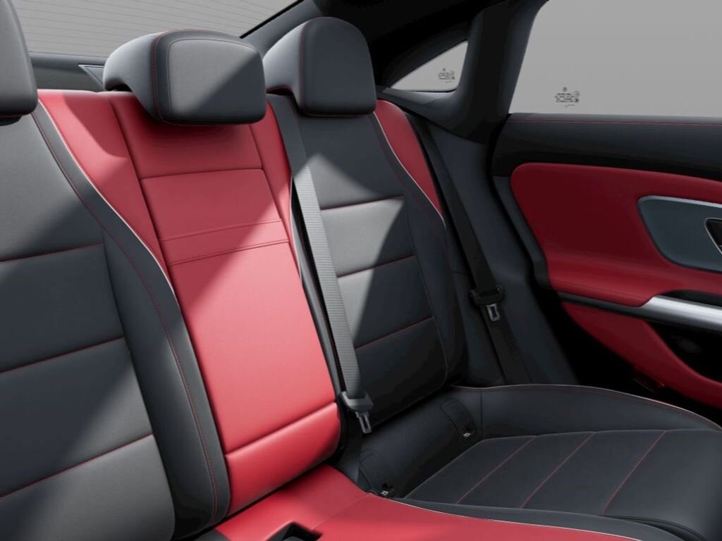 Mercedes-Benz CLA Sedan 1,5 l 142 kw