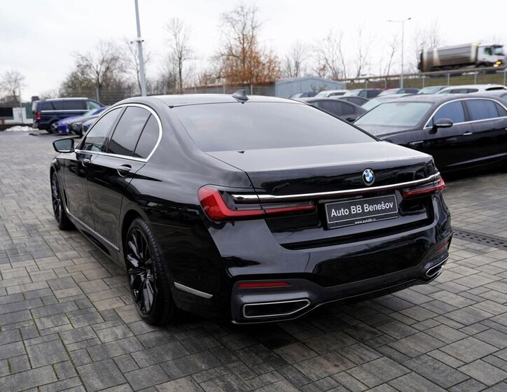 BMW Řada 7 Sedan 3,0 l 250 kw