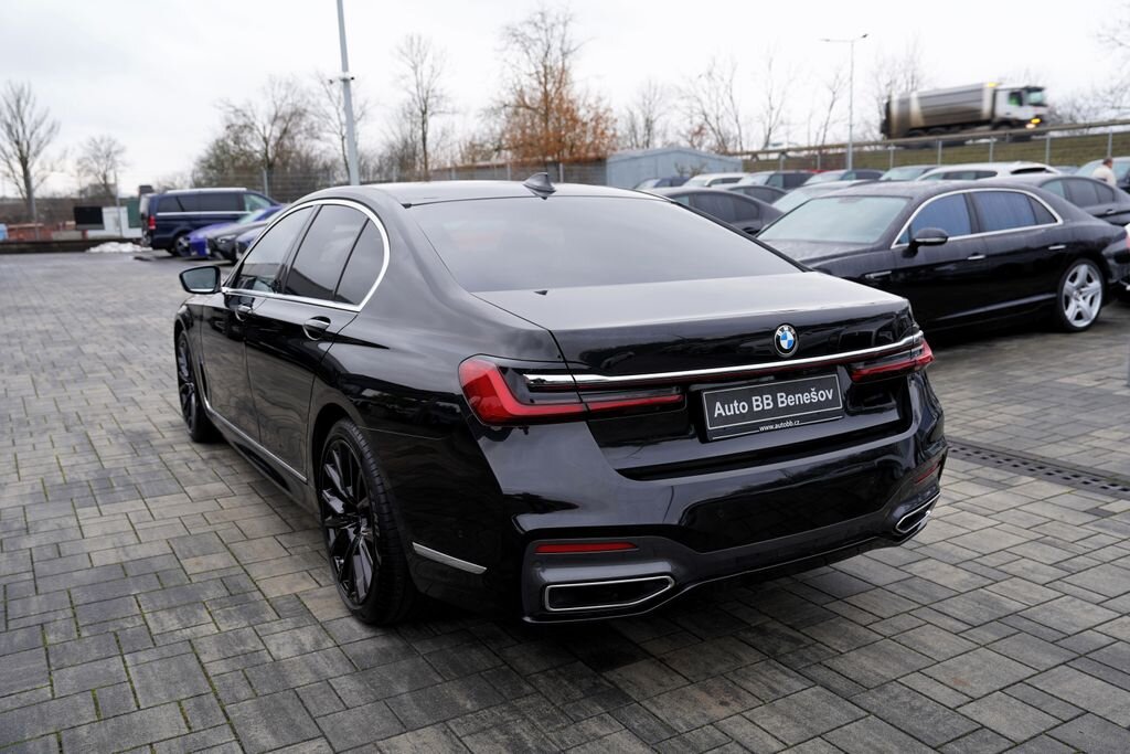 BMW Řada 7 Sedan 3,0 l 250 kw