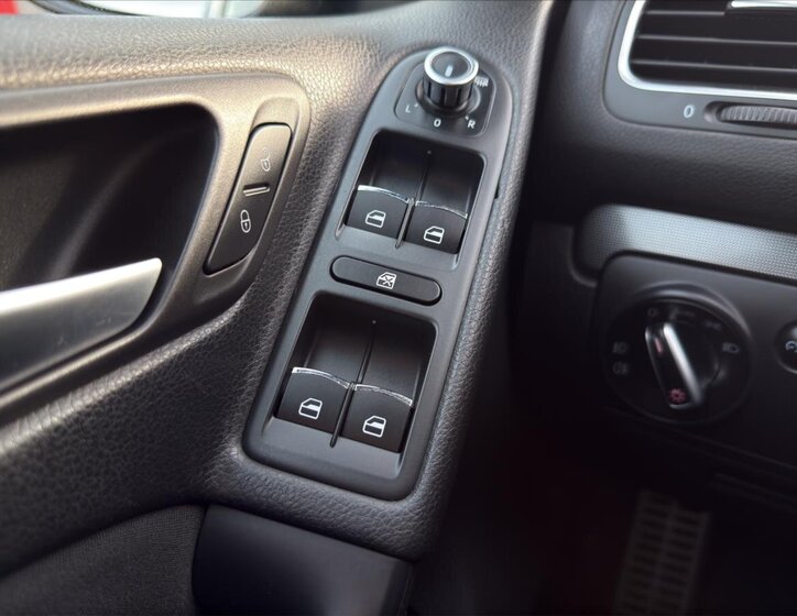 Volkswagen Golf Hatchback 1,4 l 90 kw