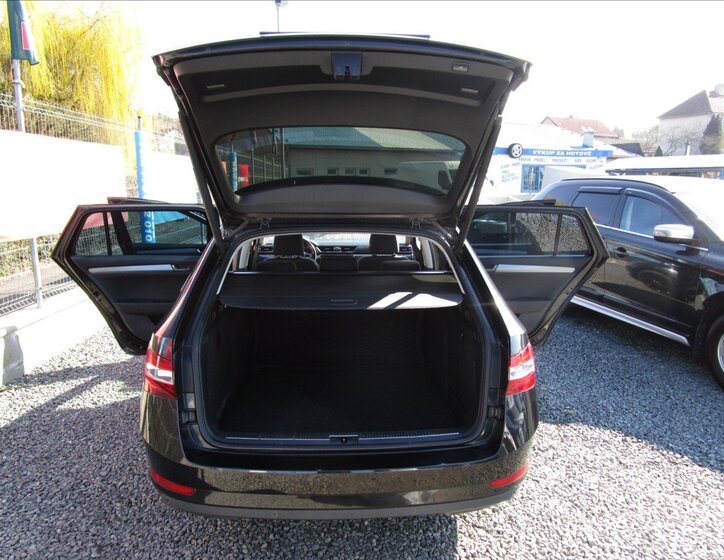Škoda Superb Kombi 2,0 l 110 kw