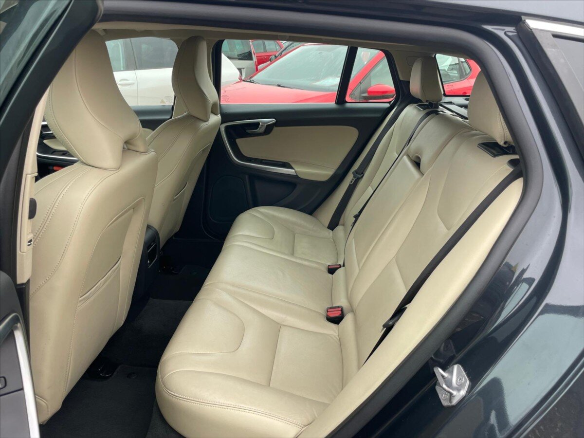 Volvo V60 Kombi 2,4 l 162 kw