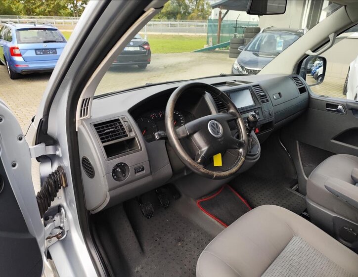 Volkswagen Caravelle Kombi 2,5 l 96 kw