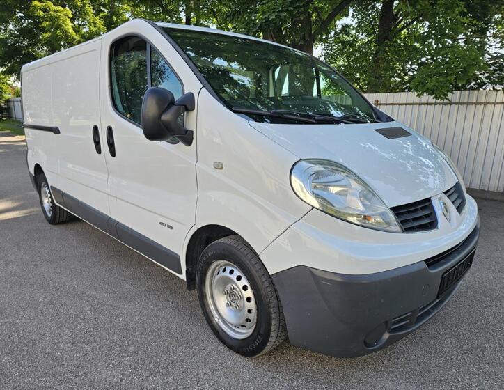 Renault Trafic 8