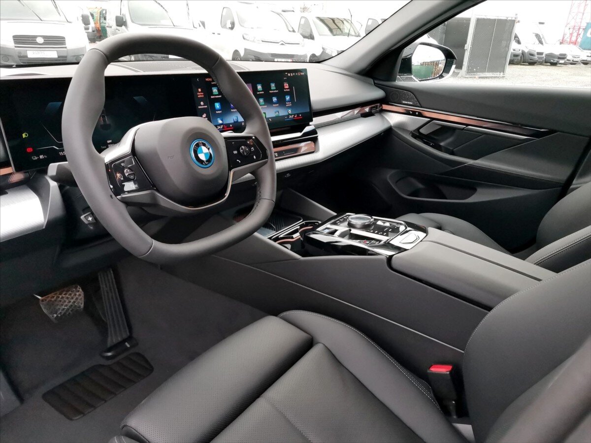 BMW i5 Sedan 0,0 290 kw