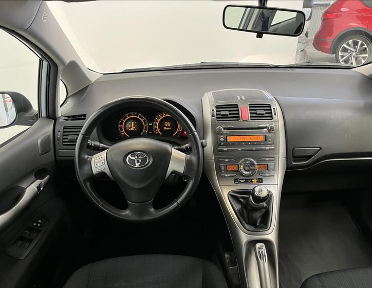Toyota Auris 5