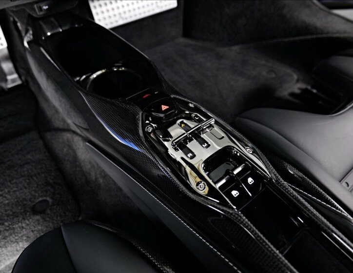Ferrari SF90 Kupé 4,0 l 736 kw