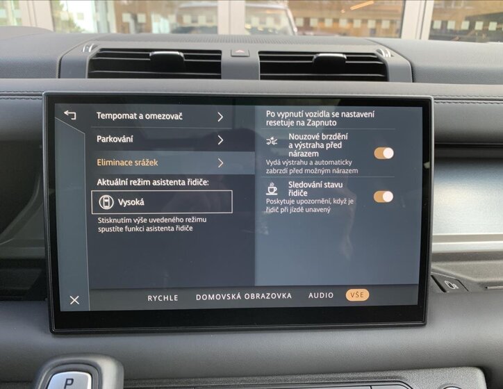 Land Rover Defender SUV 3,0 l 221 kw