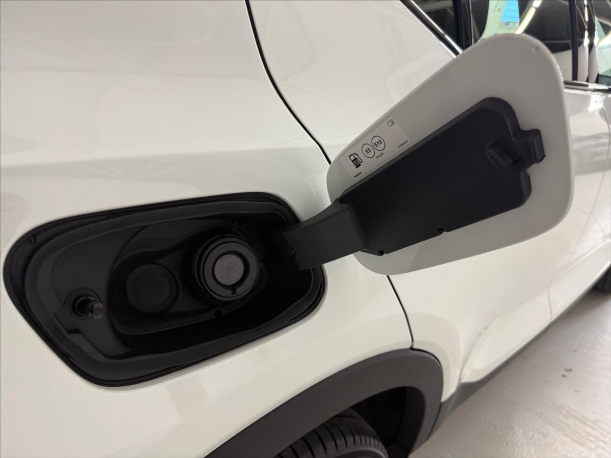 Volvo XC40 SUV / Terénní 2,0 l 120 kw