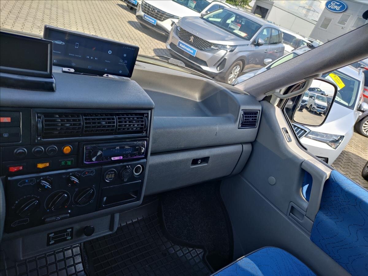 Volkswagen Transporter Kombi 2,5 l 75 kw