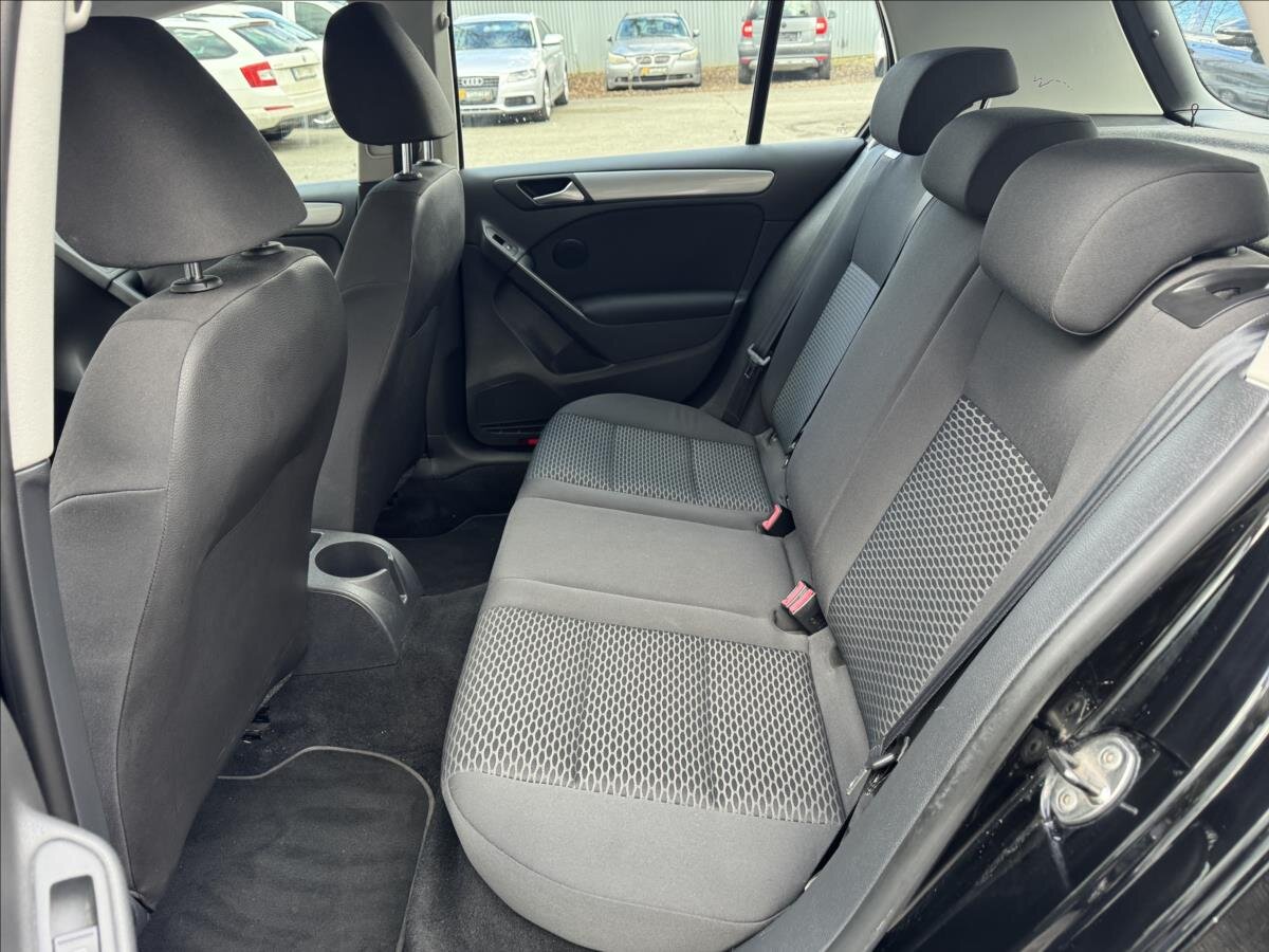 Volkswagen Golf Hatchback 1,6 l 77 kw