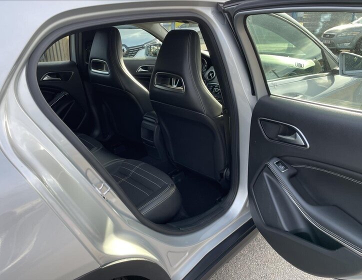 Mercedes-Benz GLA 23