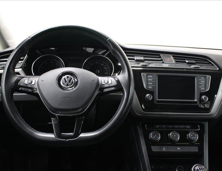 Volkswagen Touran 26