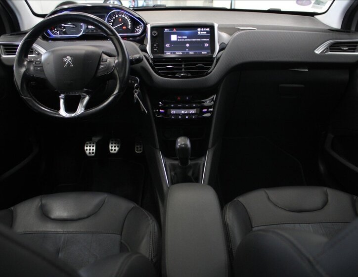 Peugeot 208 Hatchback 1,2 l 81 kw