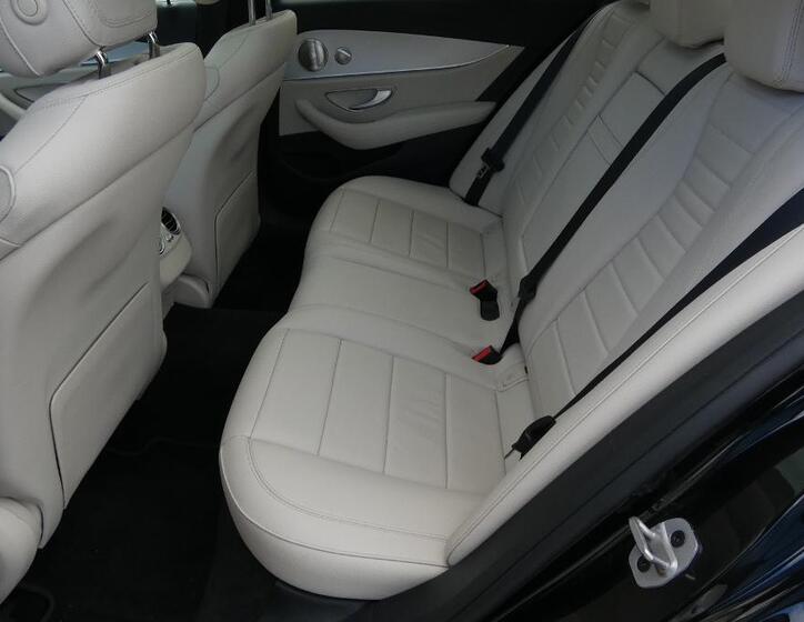 Mercedes-Benz Třídy E 19