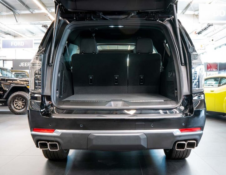 Chevrolet Suburban SUV / Terénní 6,2 l 313 kw