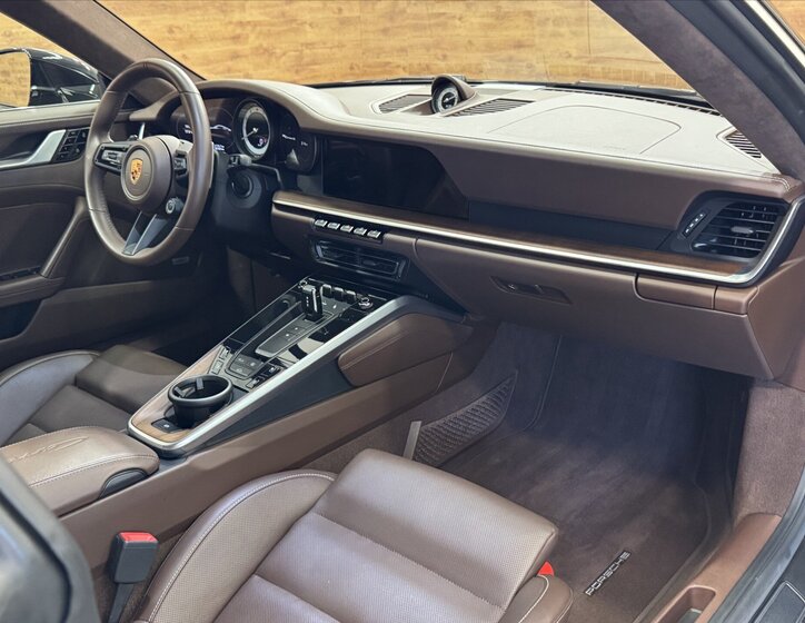 Porsche 911 Kupé 3,0 l 331 kw
