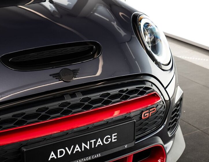 Mini Cooper Hatchback 2,0 l 225 kw