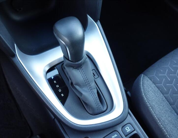 Toyota Yaris Cross 24